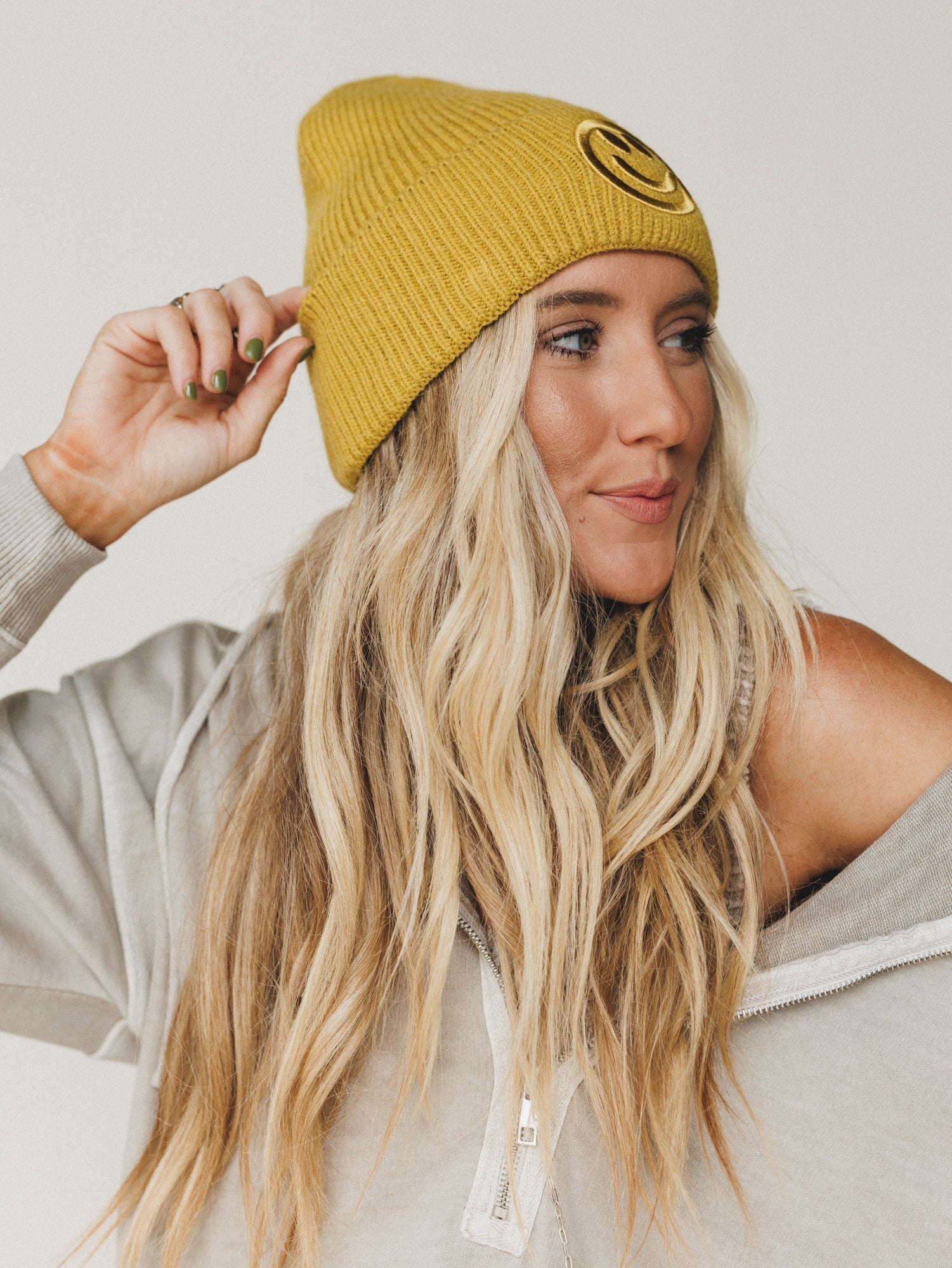 Nesta Smiley Beanie - Mustard