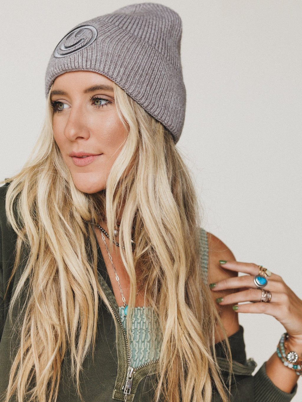 Nesta Smiley Beanie - Gray