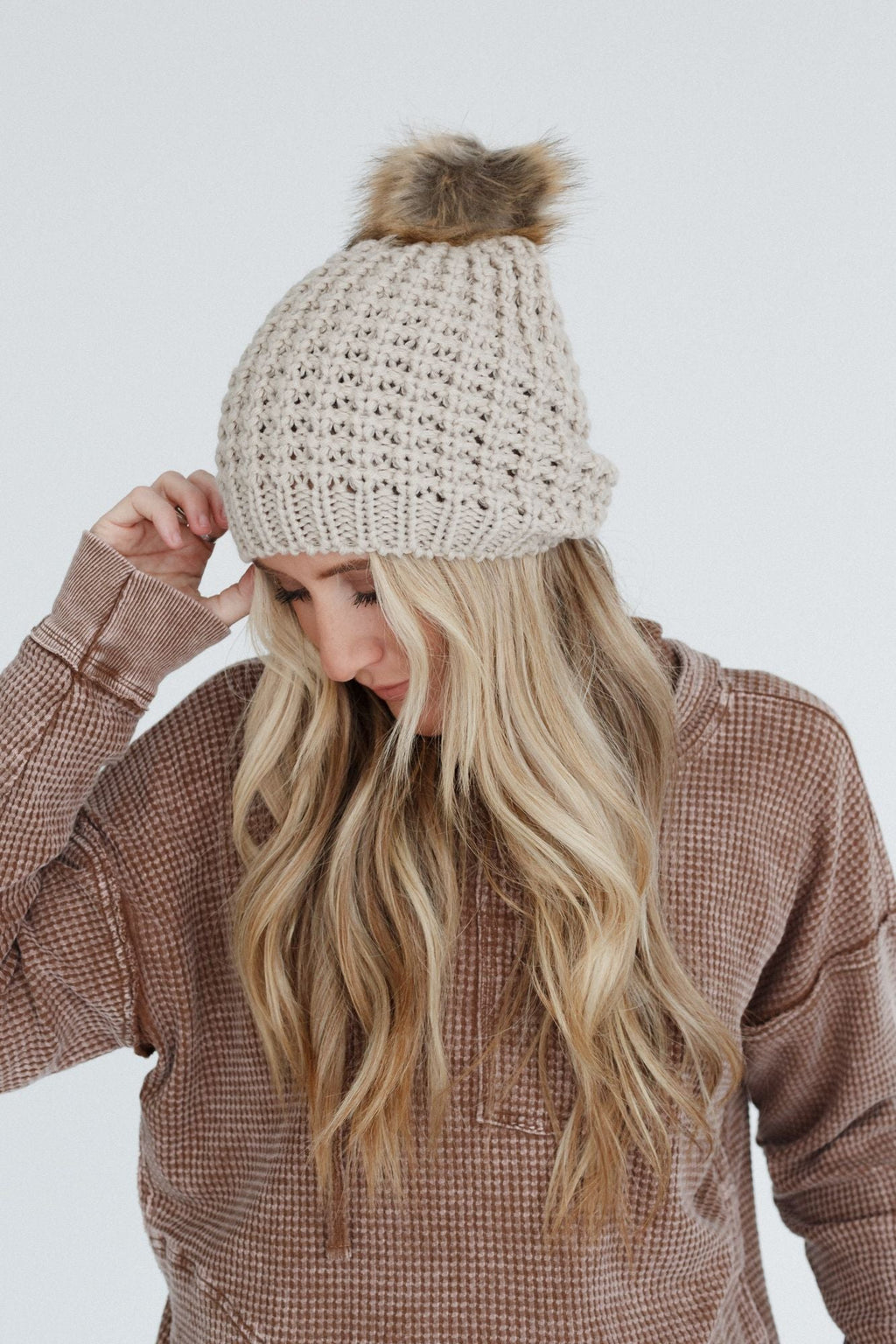 Aspen Waffle Knit Faux Fur Beanie - Mocha
